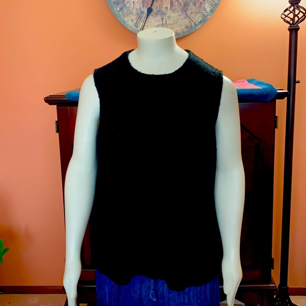 Dialogue tank top 89% acrylic 11% polyester